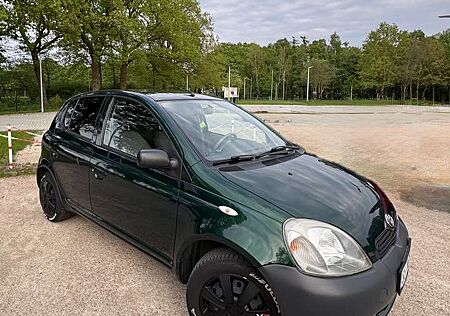 Toyota Yaris 1.0 linea terra
