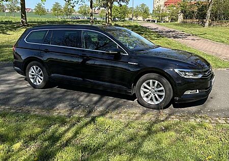 VW Passat Variant Volkswagen Comfortline BlueMotion / AHK+TÜV + Zahnriemen neu