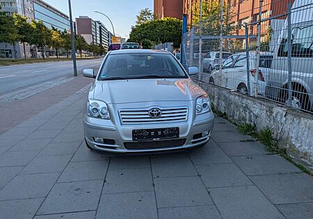 Toyota Avensis 1.8 Sol Liftback