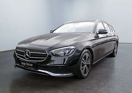 Mercedes-Benz E 220 T d // +AVANTGARDE SPUR AHK KAMERA PDC SHZ