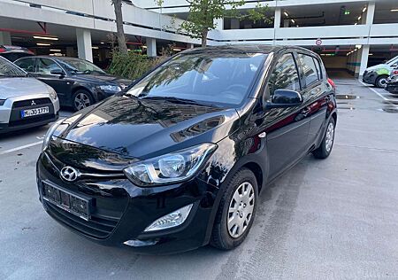 Hyundai i20 1.2 Klima Euro 5 Scheckheft tel.01708044052