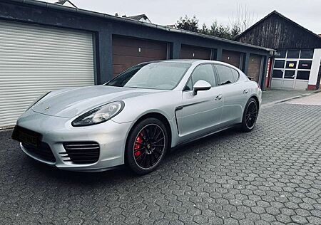 Porsche Panamera GTS