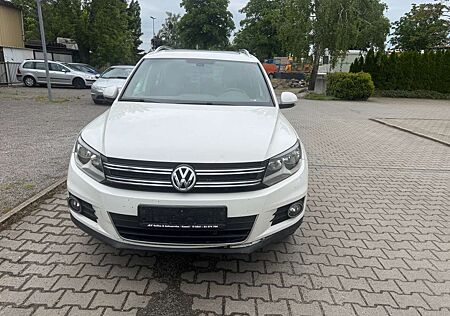 VW Tiguan Volkswagen 2.0 TDI DPF 4Motion BlueMotion Techn. DSG Sport