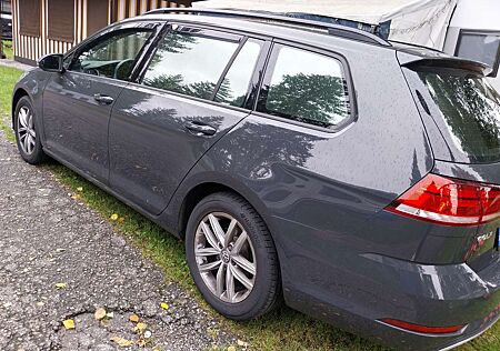 VW Golf Volkswagen ideales Familienauto mit viel Kofferraum