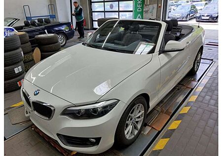 BMW 218 i Cabrio Advantage LED AHK Tempom. Einparkhil