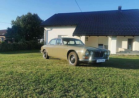 Jaguar XJ6