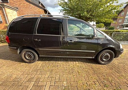 VW Sharan Volkswagen 1.9 TDI Automatik Pacific