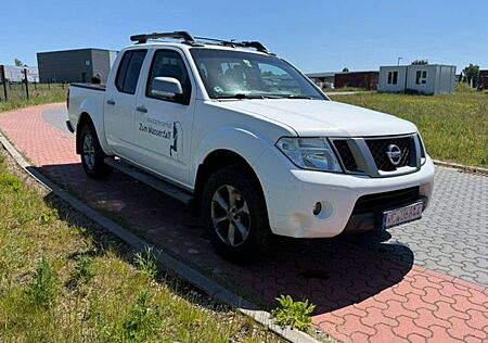 Nissan Navara Double Cab PLATINUM EVO 4X4