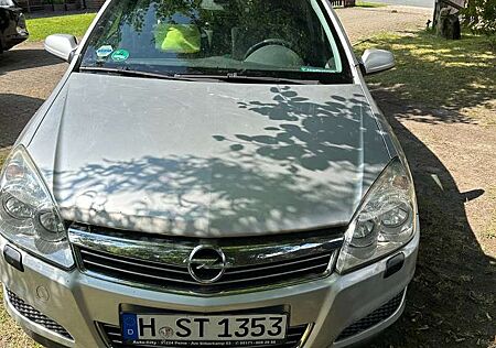 Opel Astra +1.8+Caravan+Cosmo