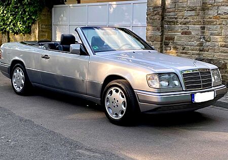 Mercedes-Benz E 220 W 124 / A 124 Scheckheft & Wertgutachten