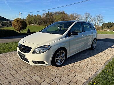 Mercedes-Benz B 180 B 180 (BlueEFFICIENCY)