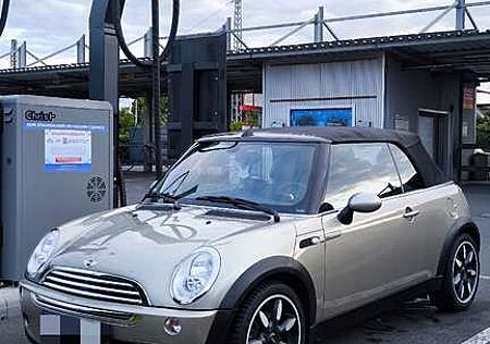 Mini Cooper Cabrio Sidewalk