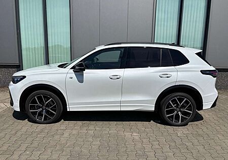 VW Tiguan Volkswagen R-Line 2.0 TDI 4MOTION 193PS DSG, PANORAMADACH,...