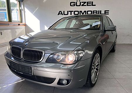 BMW 750 i/NAVI/LEDER/XENON