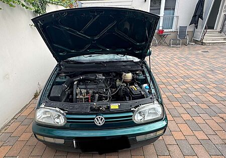 VW Golf Cabriolet Volkswagen Cabrio 1.8