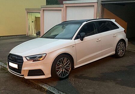 Audi A3 2.0 TFSI Sportback quattro S tronic Sport Sline