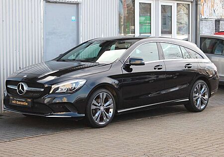 Mercedes-Benz CLA 180 AMG line+Navi+LED+T-Leder