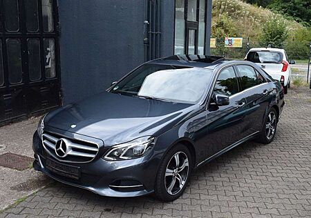 Mercedes-Benz E 220 CDI Avantgarde Schiebedach Vollleder Comand PDC