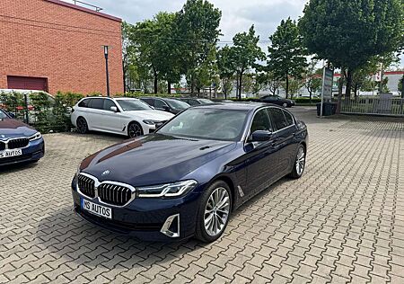 BMW 545 e xDri*Luxury Line*Glass Dach*Head Up*Laser
