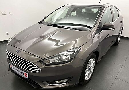 Ford Focus Focus 1.0 Titanium Navi+Kamera+FS-Hzg. / ZR neu