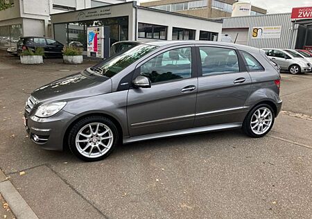 Mercedes-Benz B 180 B -Klasse Sport Paklet