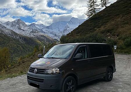 VW T5 Transporter Volkswagen Kombi