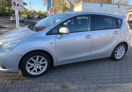Toyota Verso Verso 2.0 D-4D Travel (inkl. Winter/Sommer Reifen)
