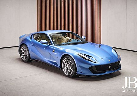 Ferrari 812 Superfast Carbon LED P.Display 360° Lift NEW