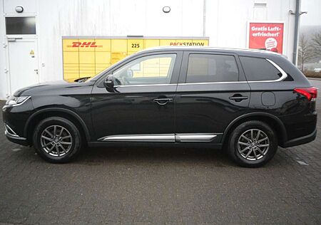 Mitsubishi Outlander Edition 100 2WD 1.Hand 150 PS 130000KM