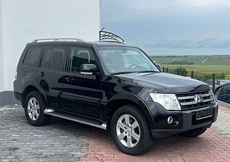 Mitsubishi Pajero 3.2 DI-D Intense*AHK 3,3To*SHZ*7SITZER*