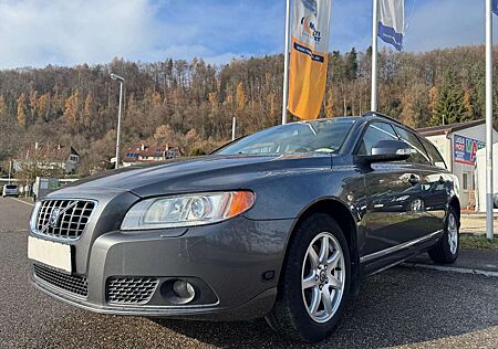 Volvo V70 Momentum / leder