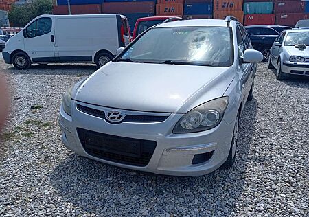 Hyundai i30 i30cw 1.6 ,Klima, Serviceheft, Tüv. 05. 26