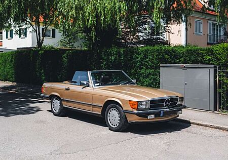 Mercedes-Benz 560 SL