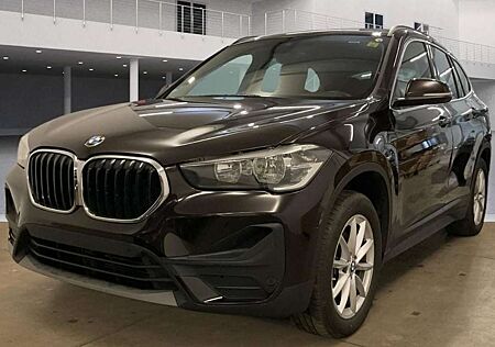 BMW X1 sDrive18i Automatik | 140 PS | Scheckheft | 80.000 km | 8-fach bereift