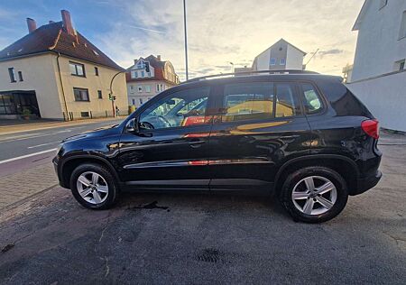 VW Tiguan Volkswagen Track