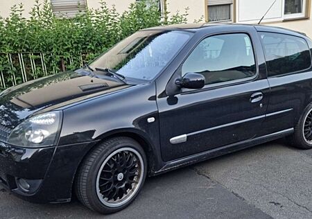 Renault Clio 2.0 16V Sport