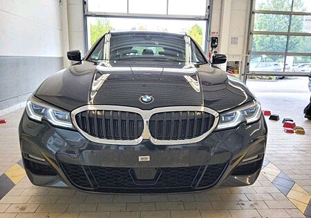 BMW 320 i M Sport Leder Laser Pano HUD ACC HiFi