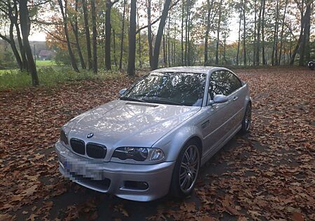 BMW M3 Coupe in Silber, schwarzes Leder Pleuellager neu