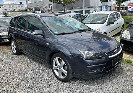 Ford Focus Turnier 2.0 16V titanium. Klima. Einparkhilfe. Alu