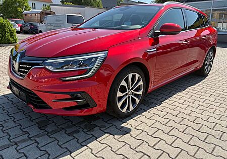 Renault Megane IV Grandtour Intens // HUD //