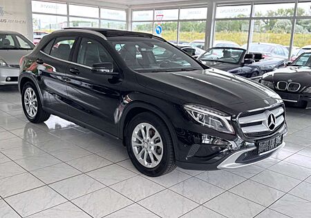 Mercedes-Benz GLA 180 CDI+Automatik+Panorama+Kamera+8xBereift
