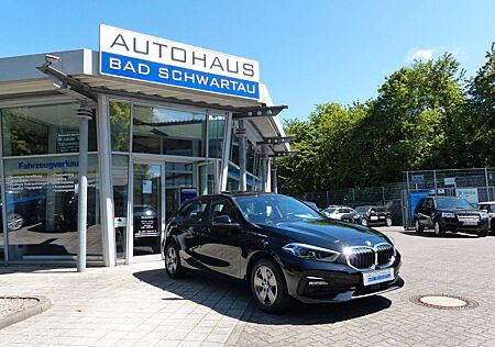 BMW 118 i Aut. "Advantage", Panoramadach + Navigation