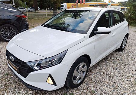 Hyundai i20 1.2 4Zyl. 62kW Pure Kamera ACC Klima DAB ZV