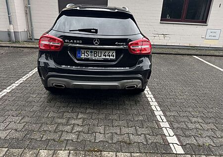 Mercedes-Benz GLA 250 4Matic 7G-DCT Edition 1