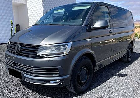 VW T6 Multivan Volkswagen Gen. Six Camper Navi LED AHK ACC App