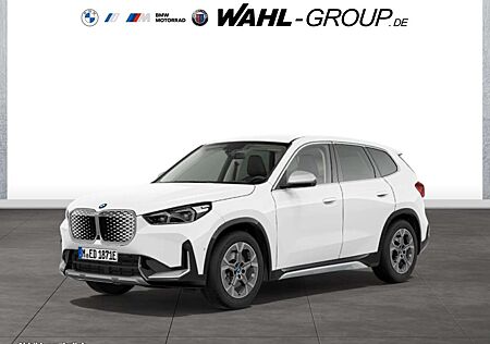 BMW iX1 xDrive30 XLINE LC PROF HUD KOMFORTZG LED DAB