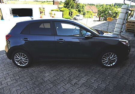 Kia Rio Dream Team