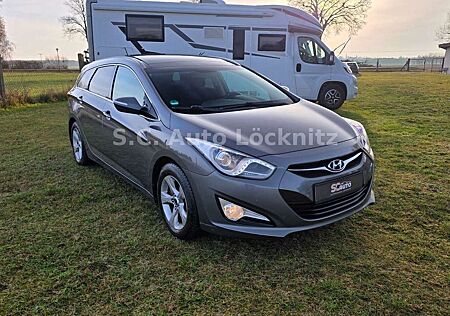 Hyundai i40 cw Style Automatik Panorama Kamera Navi