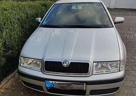 Skoda Octavia +1.6+Tour