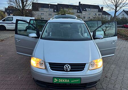VW Touran Volkswagen Highline 1,9 TDI. 7 SITZER . DSG AUTOMATIK.1.Hand